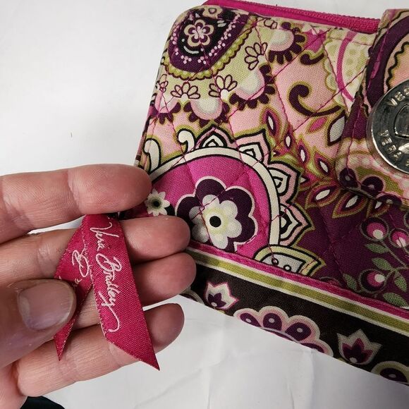 Vera Bradley Zip Around Quilted Floral Print fabric Wallet - Picture 2 of 7
